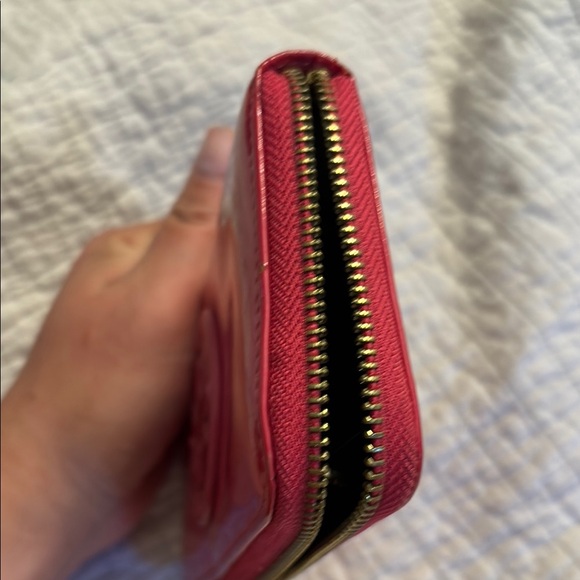 Tory Burch Fuchsia magenta Patent Leather Zip continental Wallet as Is - Picture 8 of 16